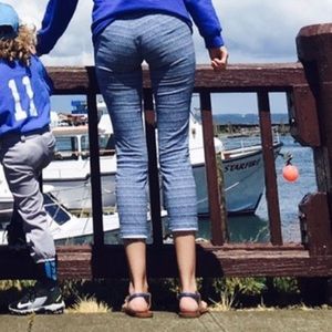 GAP Skinny Ankle Capri Pants